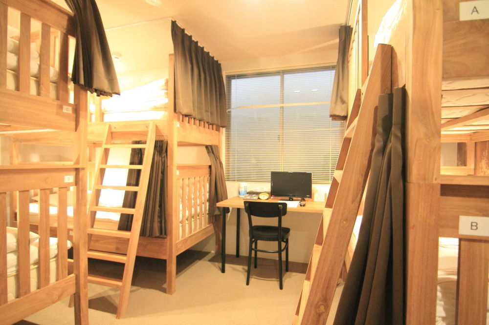 Yadokari Namba Hostel Osaka Exteriör bild