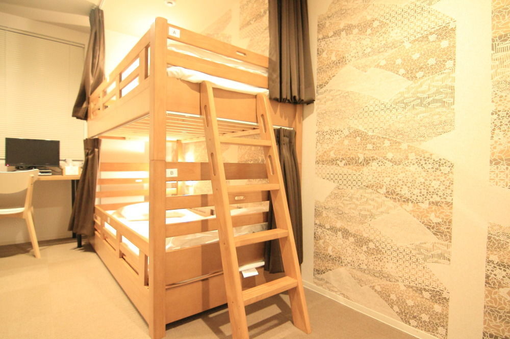 Yadokari Namba Hostel Osaka Exteriör bild