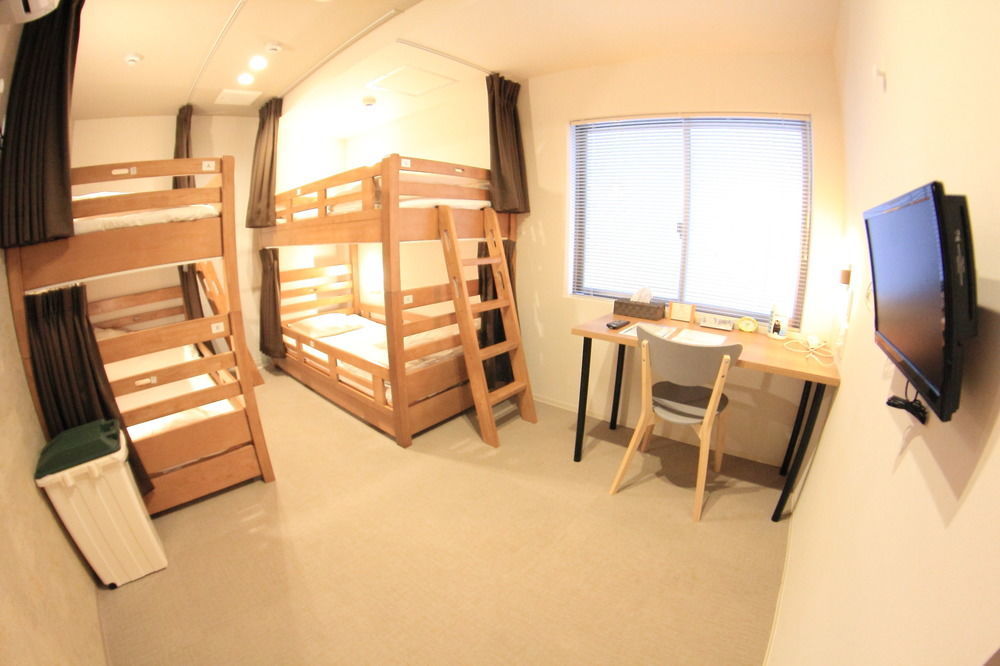 Yadokari Namba Hostel Osaka Exteriör bild