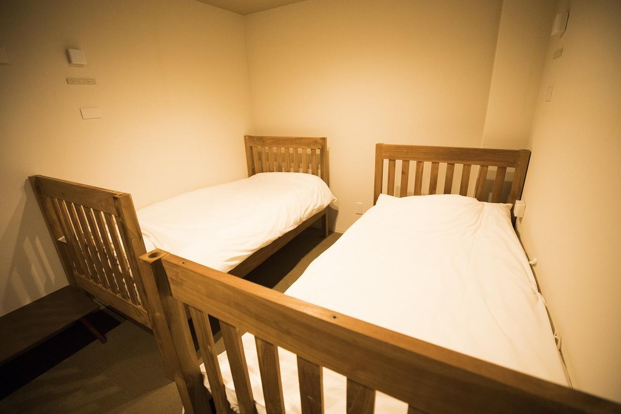 Yadokari Namba Hostel Osaka Exteriör bild