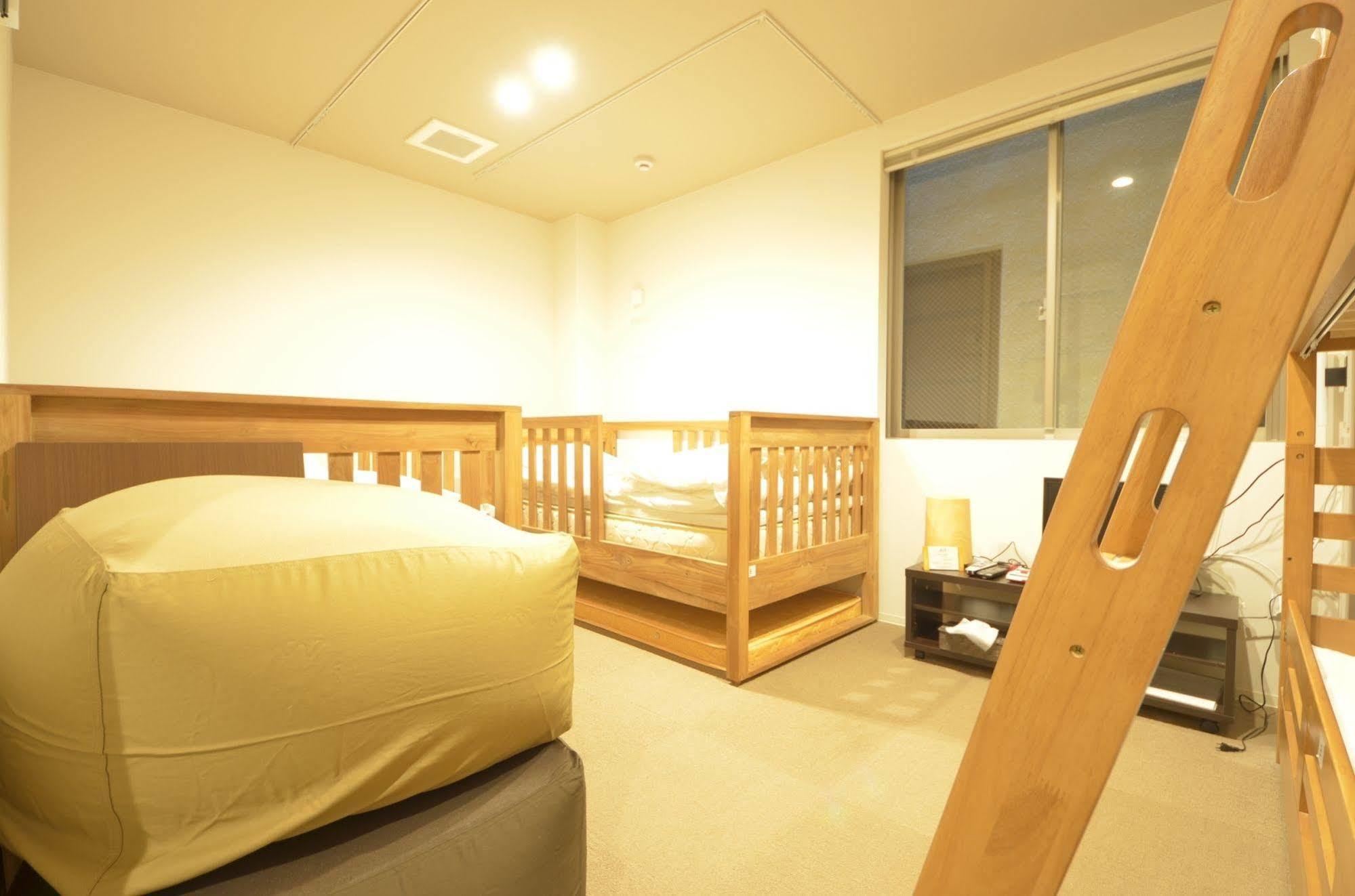 Yadokari Namba Hostel Osaka Exteriör bild