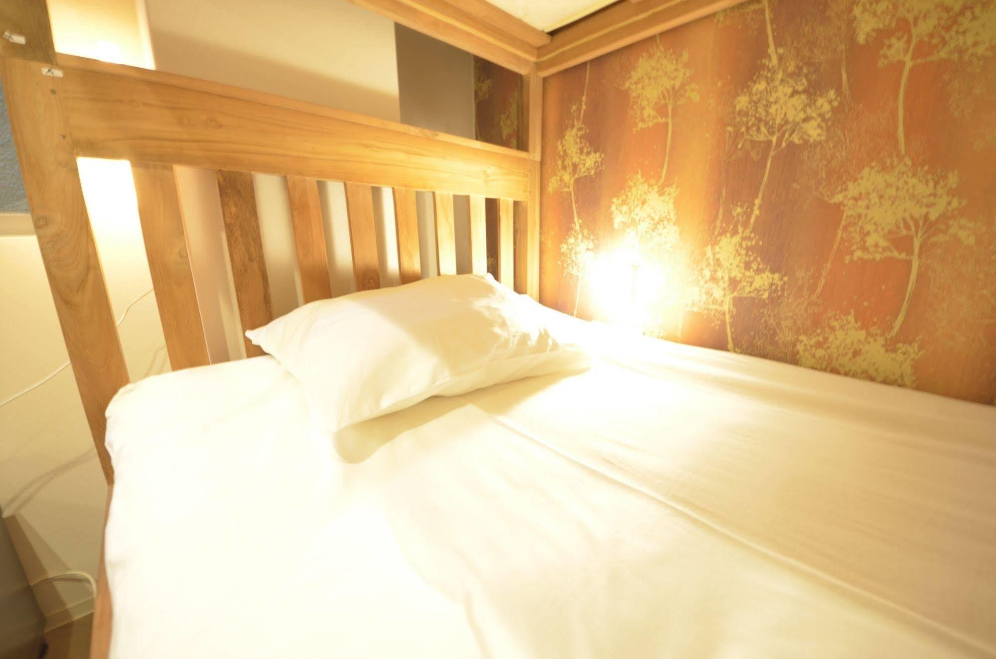 Yadokari Namba Hostel Osaka Exteriör bild