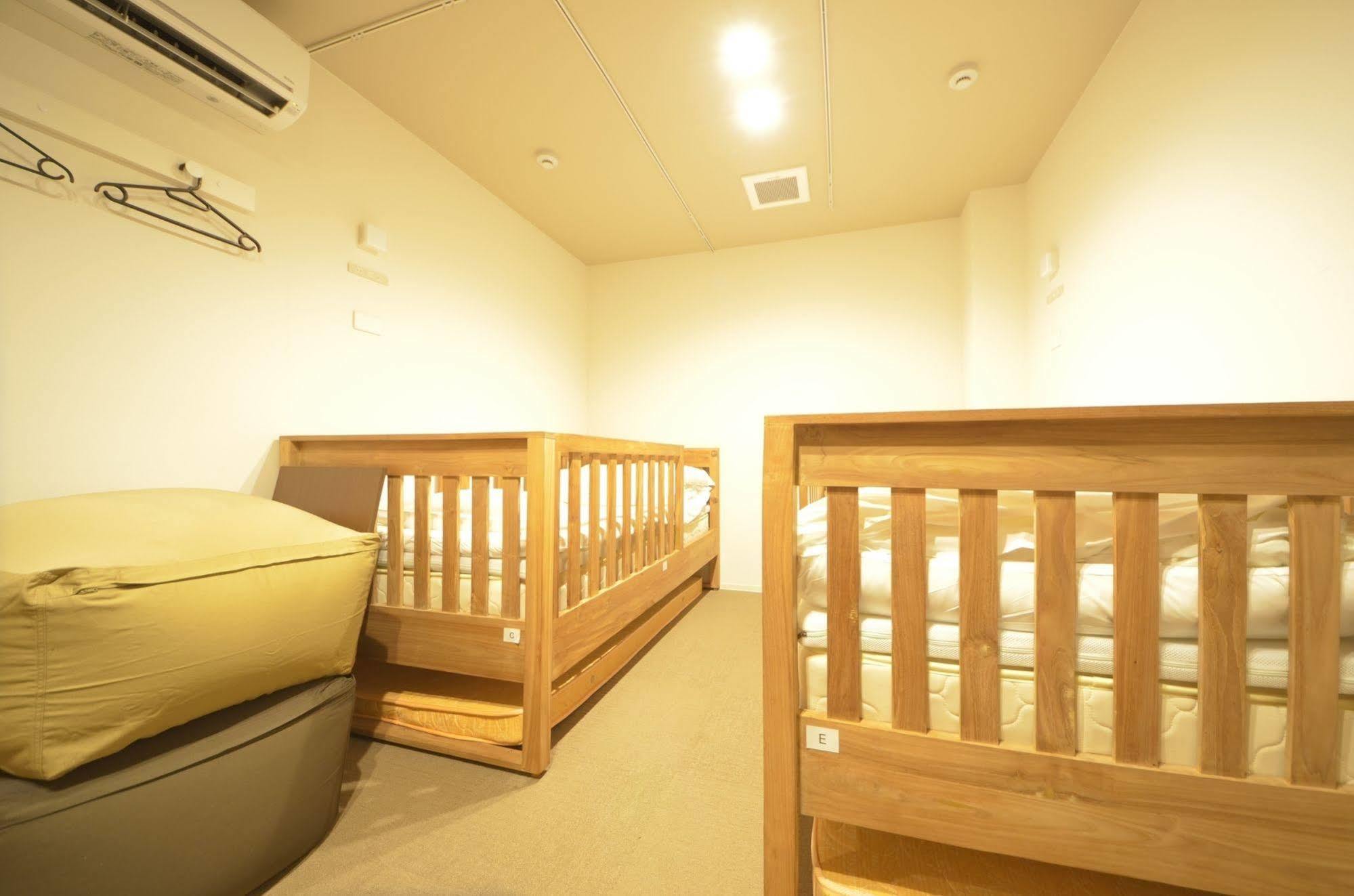 Yadokari Namba Hostel Osaka Exteriör bild