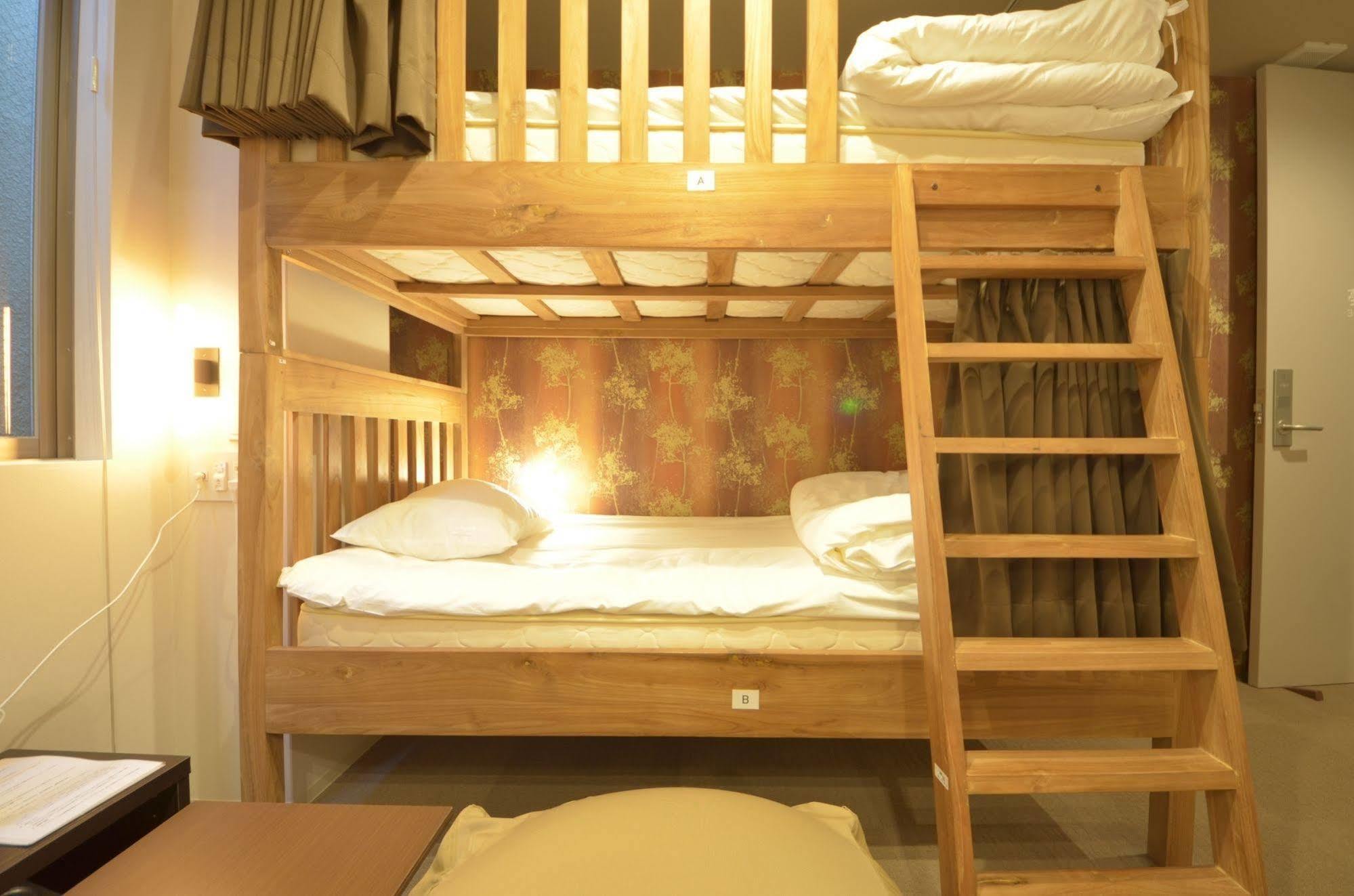 Yadokari Namba Hostel Osaka Exteriör bild